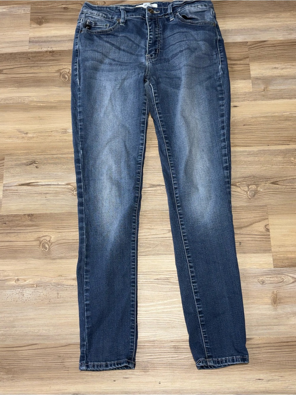 KanCan Women's Straight Leg Jeans in Washed Blue